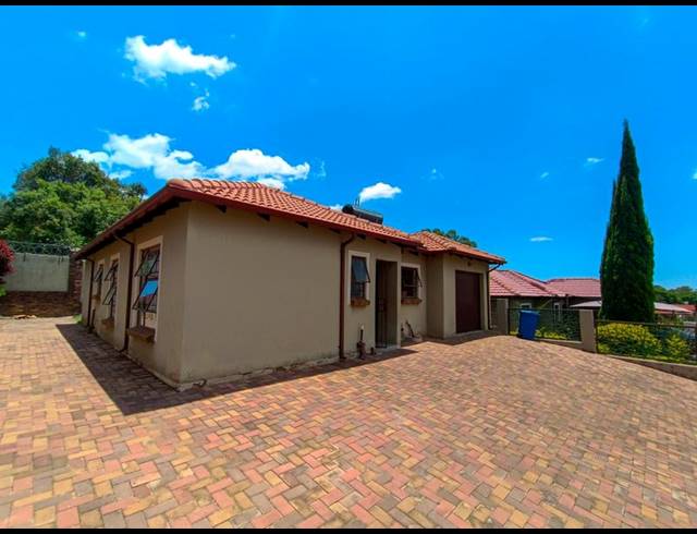 3 BEDROOM HOUSE FOR SALE IN HEATHERVIEW